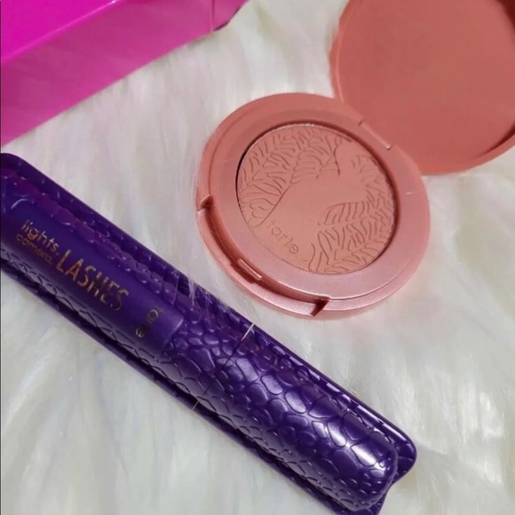 Tarte Gift & Glam collectors set - Picture 9 of 10